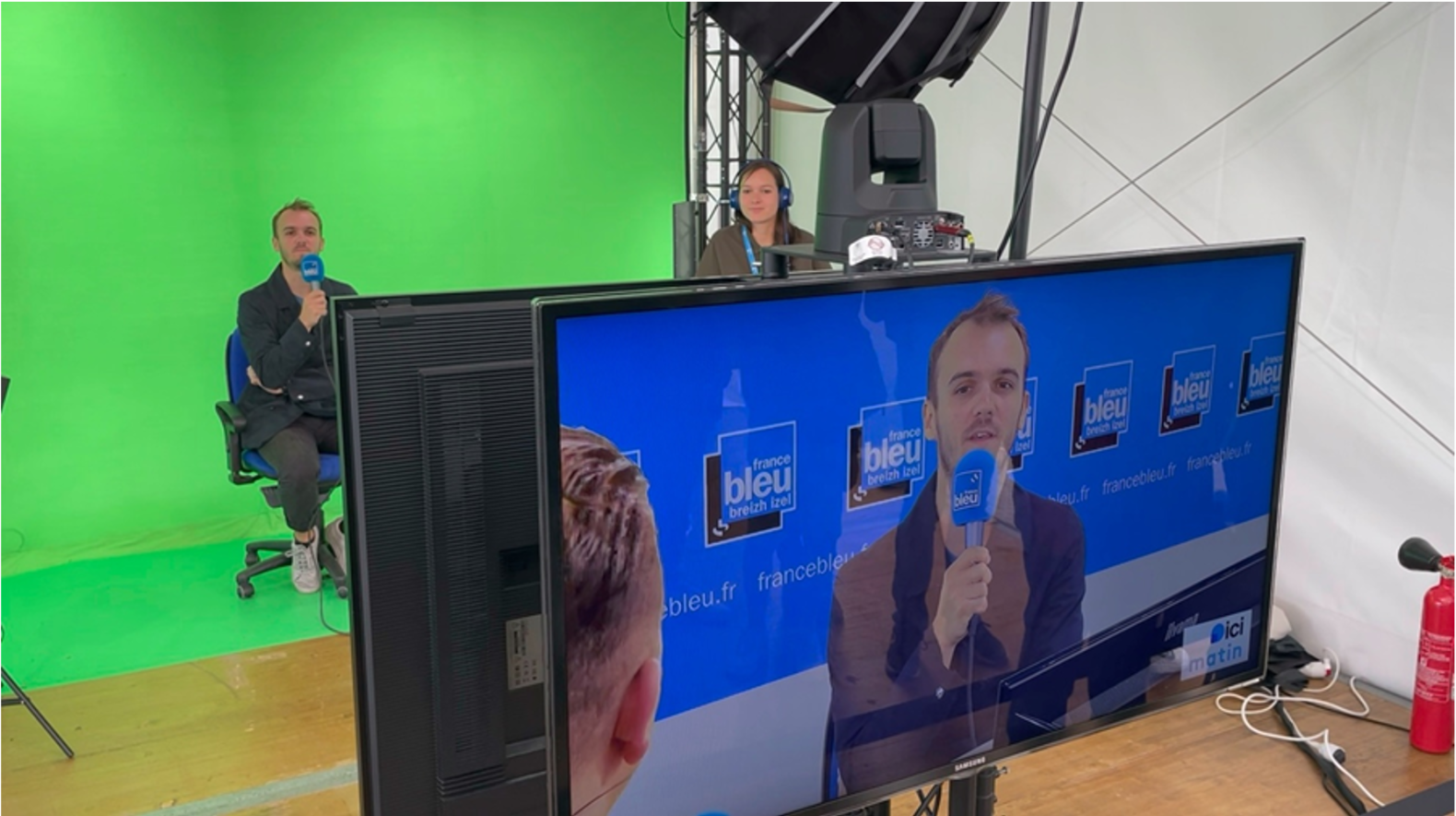 Passer derrière l'écran avec Screeny technologie